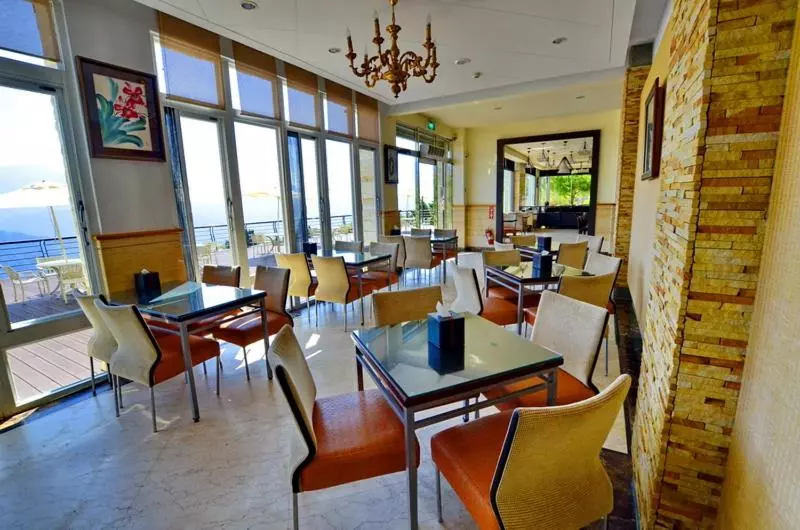 Jun Yue Hanging Garden Resort