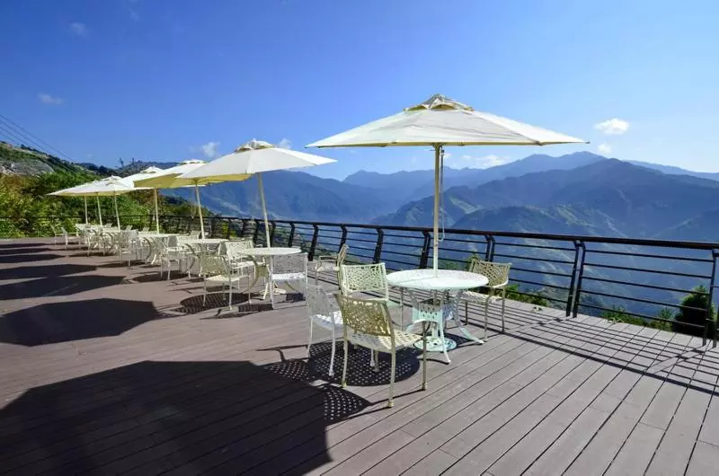 Jun Yue Hanging Garden Resort