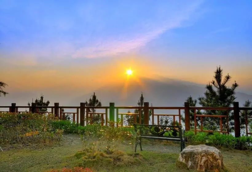 Jun Yue Hanging Garden Resort