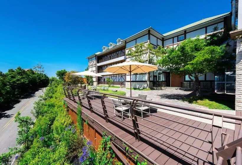 Jun Yue Hanging Garden Resort