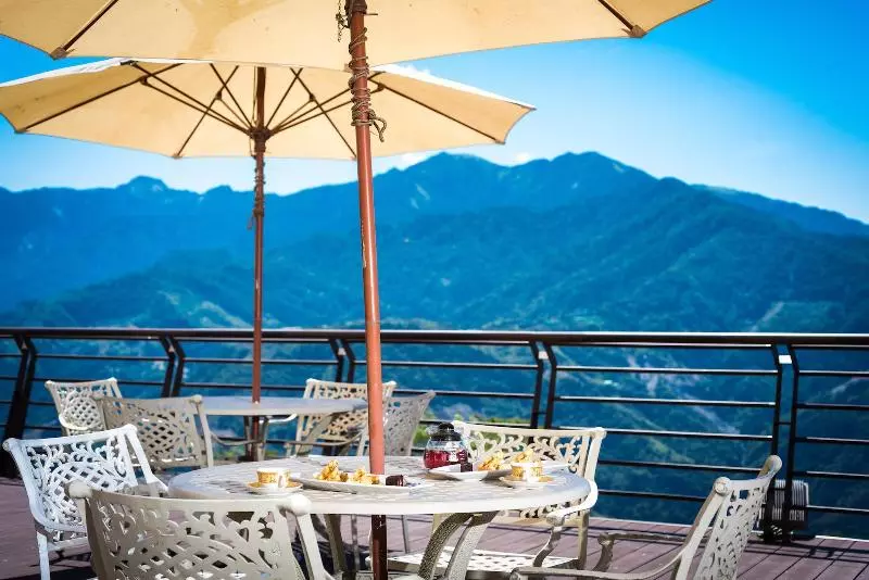 Jun Yue Hanging Garden Resort