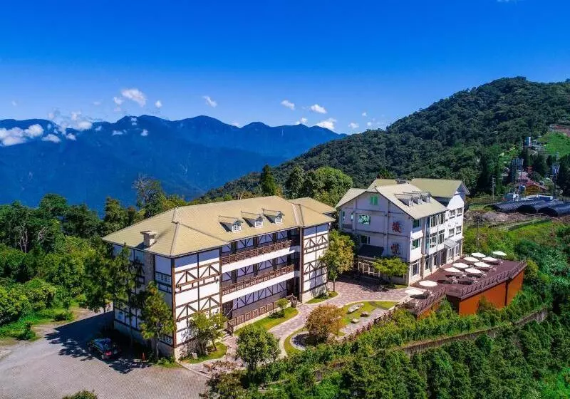 Jun Yue Hanging Garden Resort