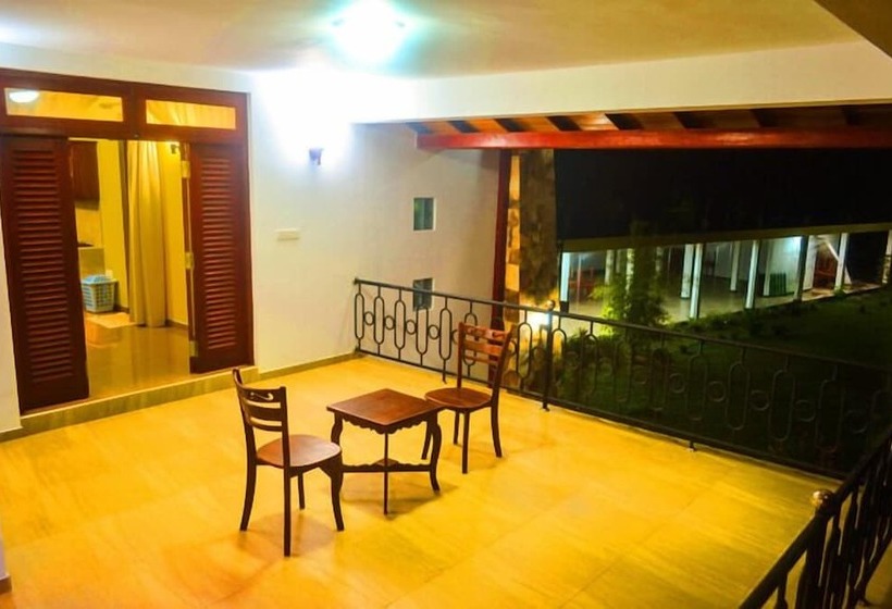 Пансион Cinnamon Lake Inn