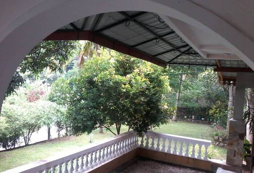 Pensione Lanka Villas Holiday Resort