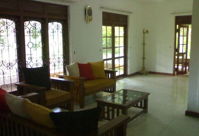 Pensione Lanka Villas Holiday Resort