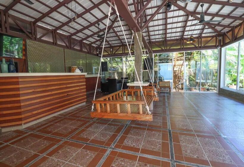 پانسیون Rashu Hiyaa