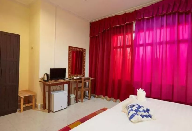 پانسیون Sunshine Lodge