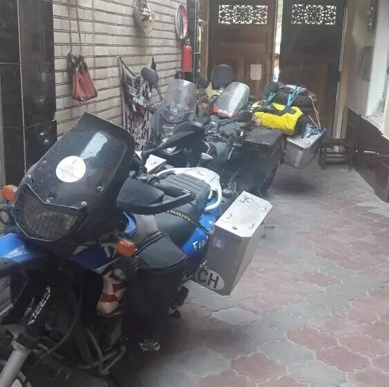 B&b Bahodir
