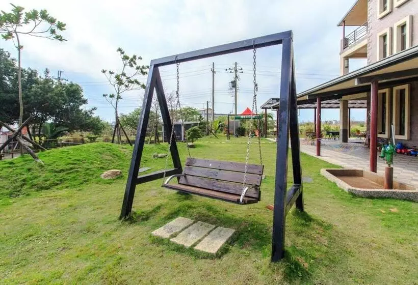 تختخواب و صبحانه Lanyang Beach Villa