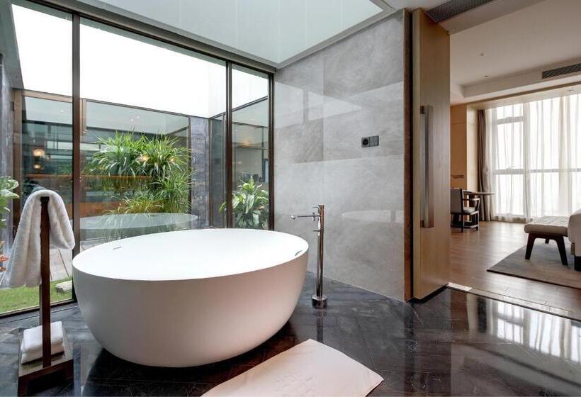 Dongguan Dongcheng International Hotel   Free Shuttle Bus To Canton Fair Exhibition Center During Ca