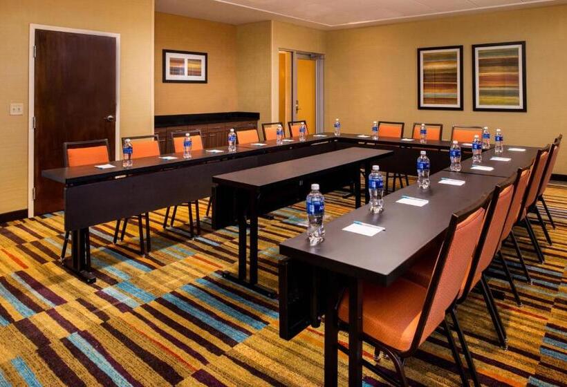 هتل Fairfield Inn & Suites By Marriott Akron Stow