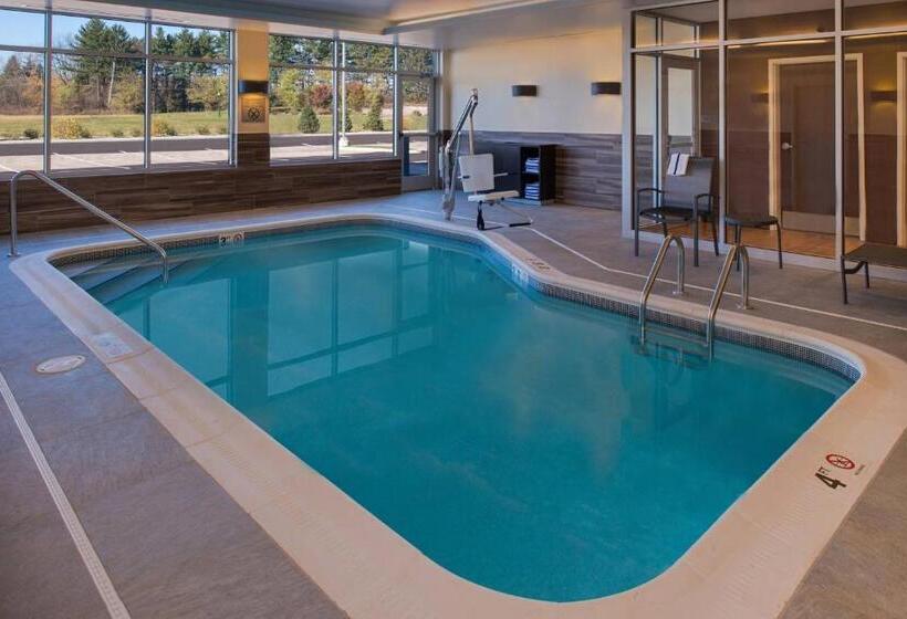 هتل Fairfield Inn & Suites By Marriott Akron Stow