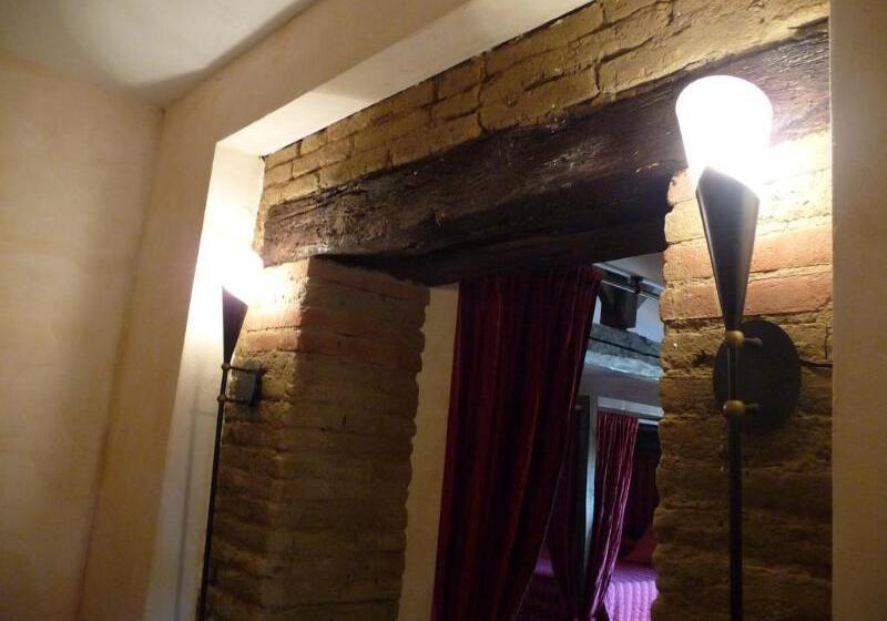 فندق Logis Domaine De Peyrolade