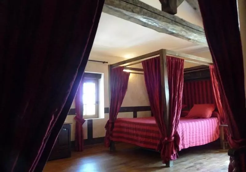 Hotelli Logis Domaine De Peyrolade