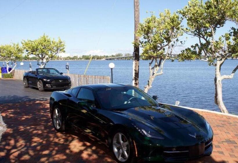 酒店 Palm Beach Waterfront Suites