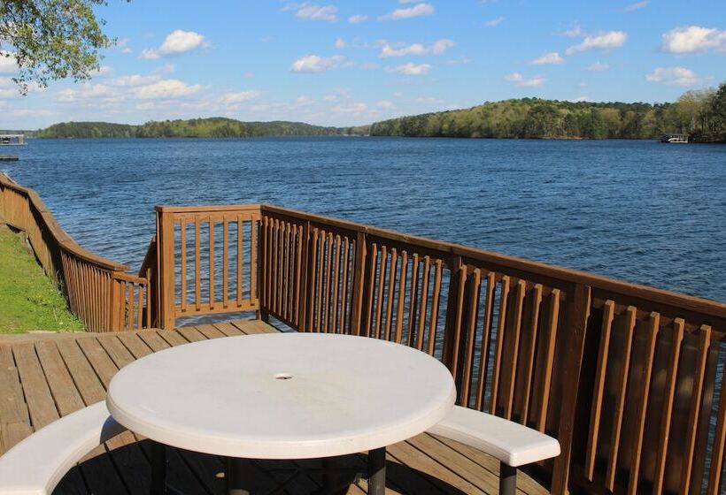 فندق The Wharf Resort