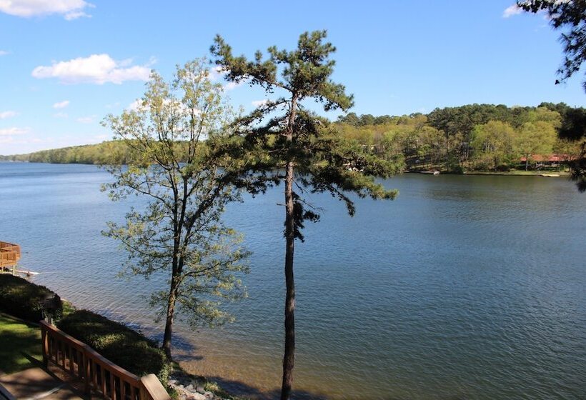 فندق The Wharf Resort