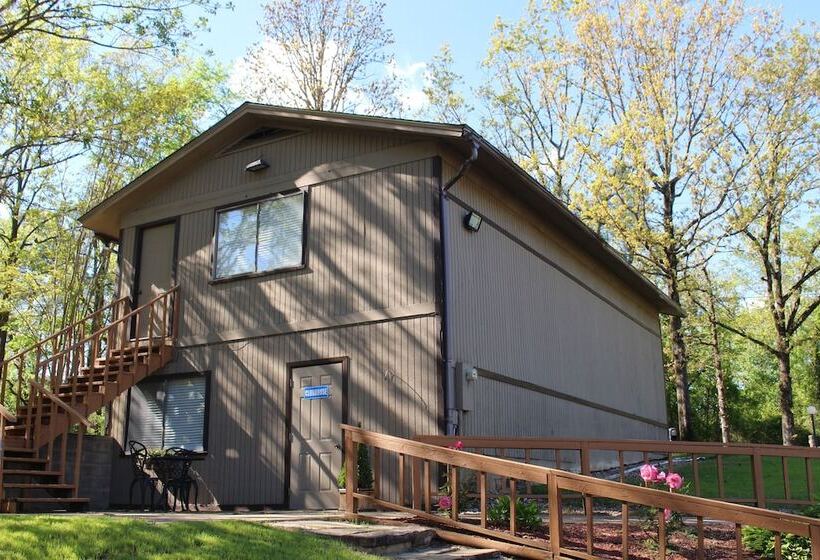 فندق The Wharf Resort