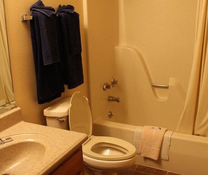 فندق The Wharf Resort