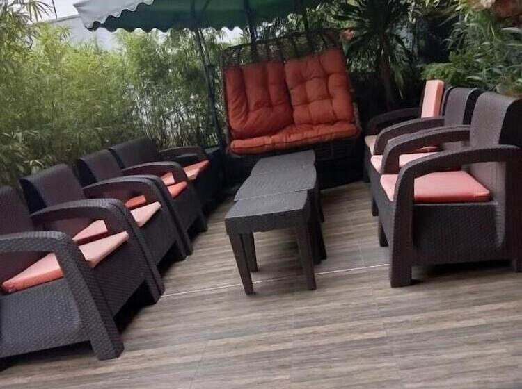 Pinkish By Riava Bed & Breakfast Abuja