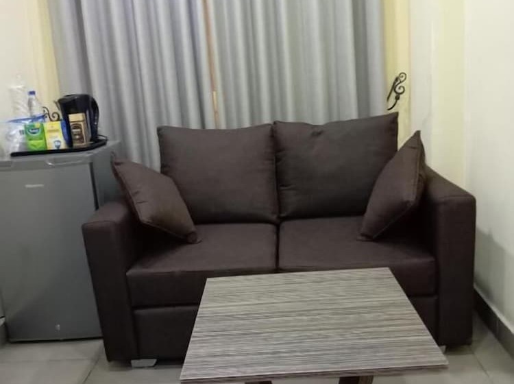 Pinkish By Riava Bed & Breakfast Abuja