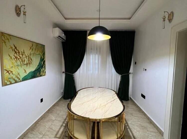 Pinkish By Riava Bed & Breakfast Abuja