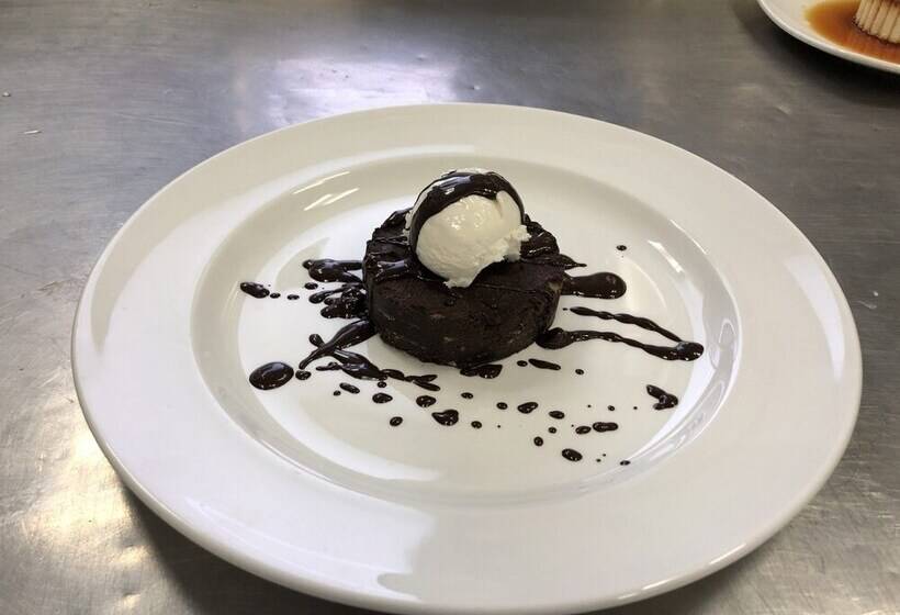 Pinkish By Riava Bed & Breakfast Abuja