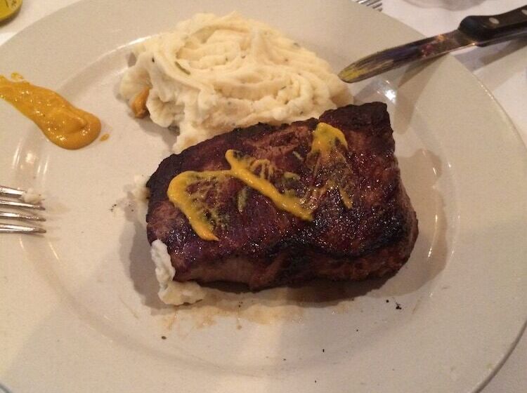 Pinkish By Riava Bed & Breakfast Abuja