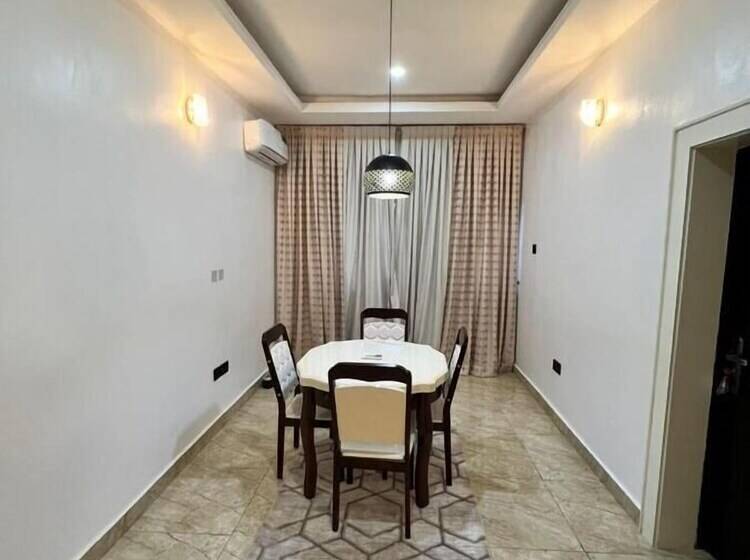 Pinkish By Riava Bed & Breakfast Abuja