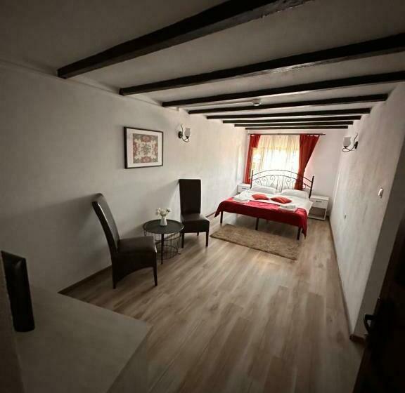 Отель Hanul Voievozilor Targoviste