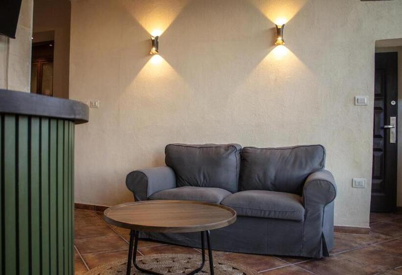 هتل Saraya Locanda