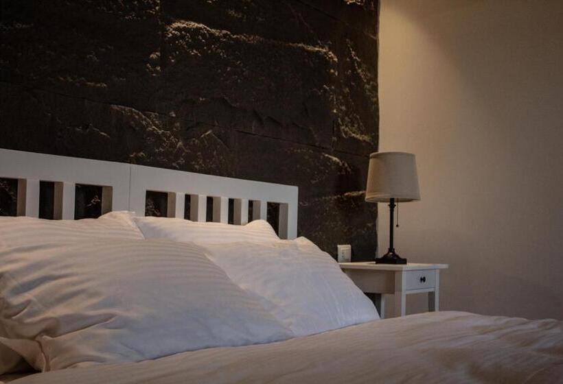 هتل Saraya Locanda