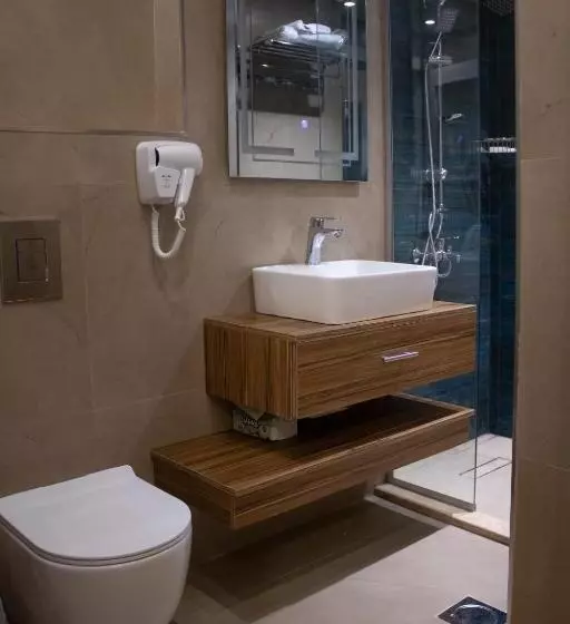 هتل Saraya Locanda