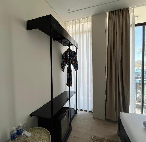 تختخواب و صبحانه La Mer Villa  Homestay & Spa