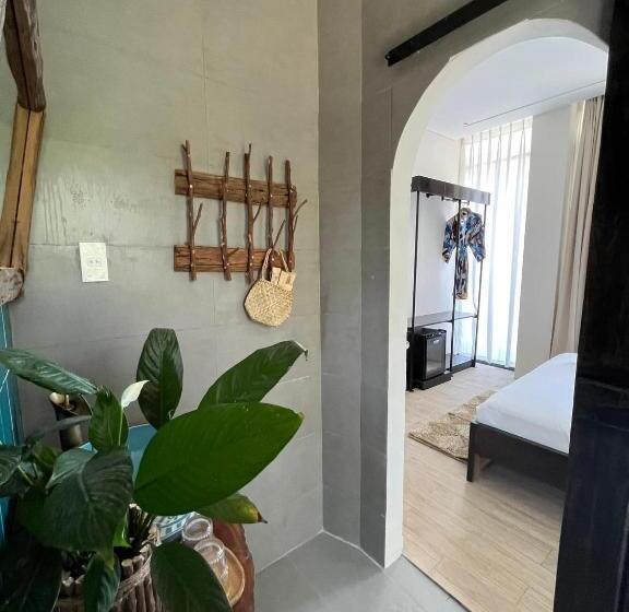 تختخواب و صبحانه La Mer Villa  Homestay & Spa