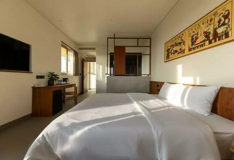 Cát Vàng Hotel & Apartment