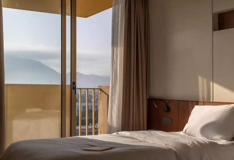 Cát Vàng Hotel & Apartment