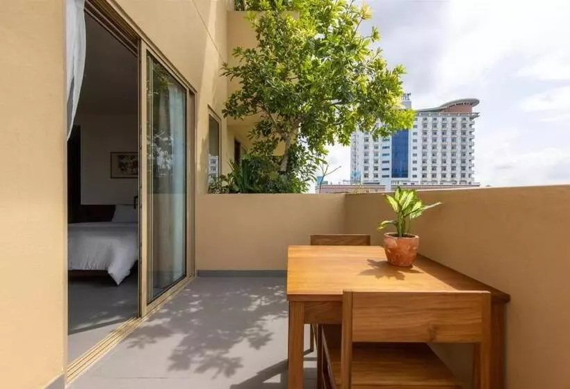 Cát Vàng Hotel & Apartment