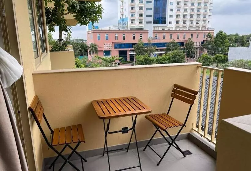 Cát Vàng Hotel & Apartment