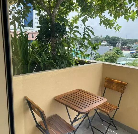 Cát Vàng Hotel & Apartment