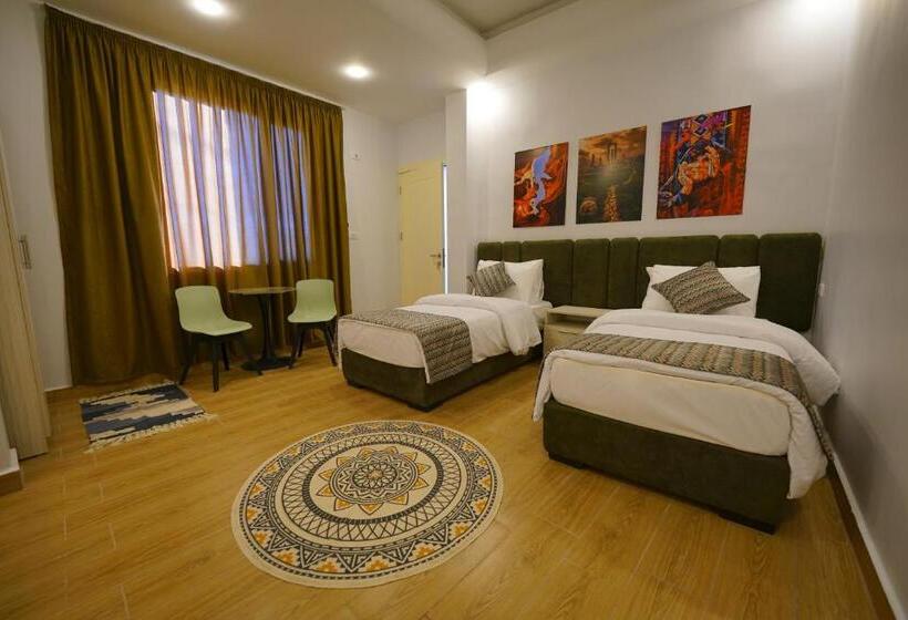 هتل Simple Street Apartment