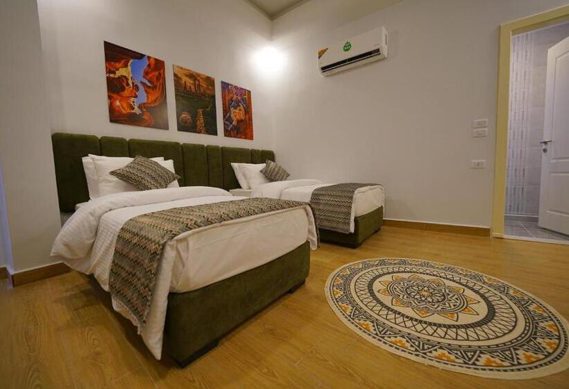 هتل Simple Street Apartment