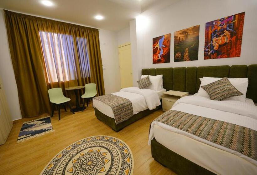 هتل Simple Street Apartment