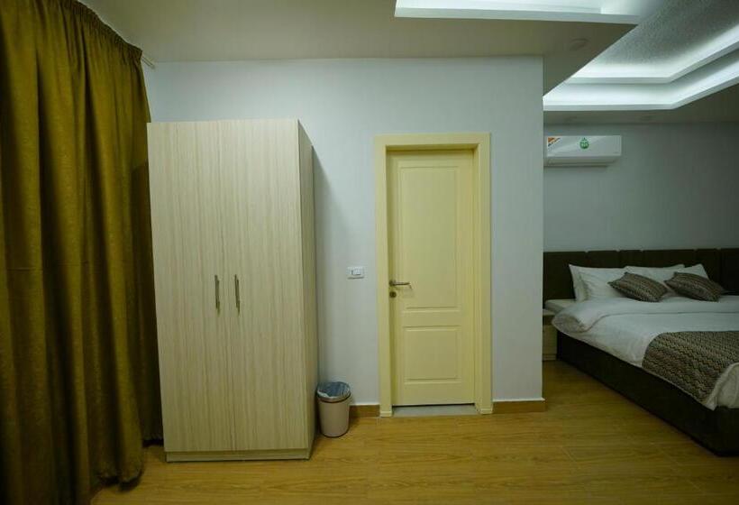 هتل Simple Street Apartment