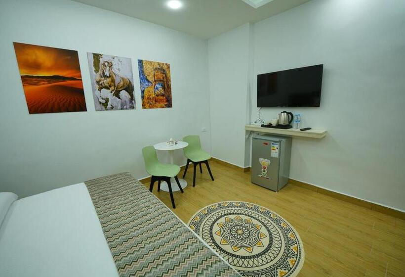 هتل Simple Street Apartment