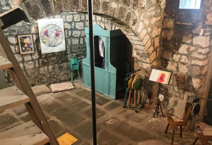 تختخواب و صبحانه Inter Artes Prestige House And Luxury Suite