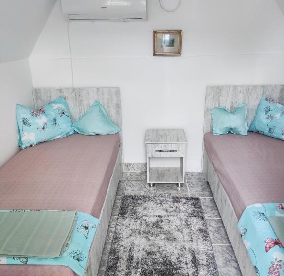 ペンション La Prietenicu