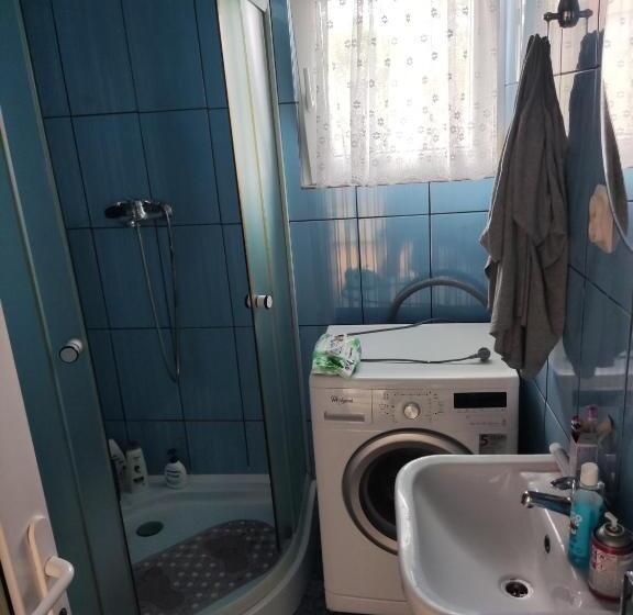 ペンション La Prietenicu