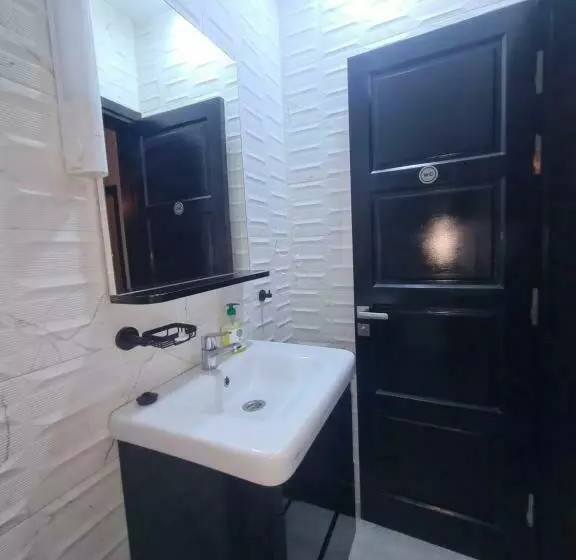 هاستل Mourisse House