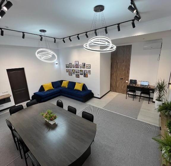 هتل کپسول Happiness Hostel